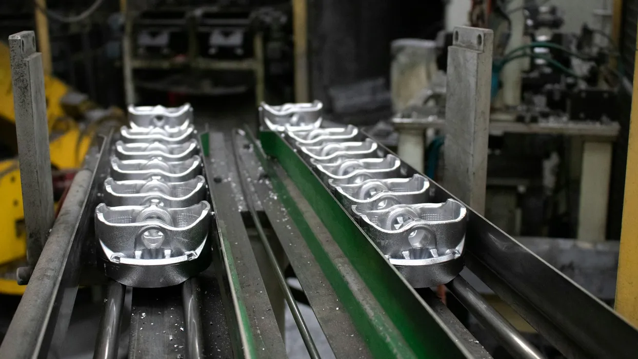 Cover for Just-in-Time Manufacturing: The Ultimate Efficiency Guide